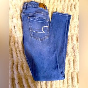 American Eagle- Super Super Stretch Skinny Jeans- women’s jeans- Blue Denim.